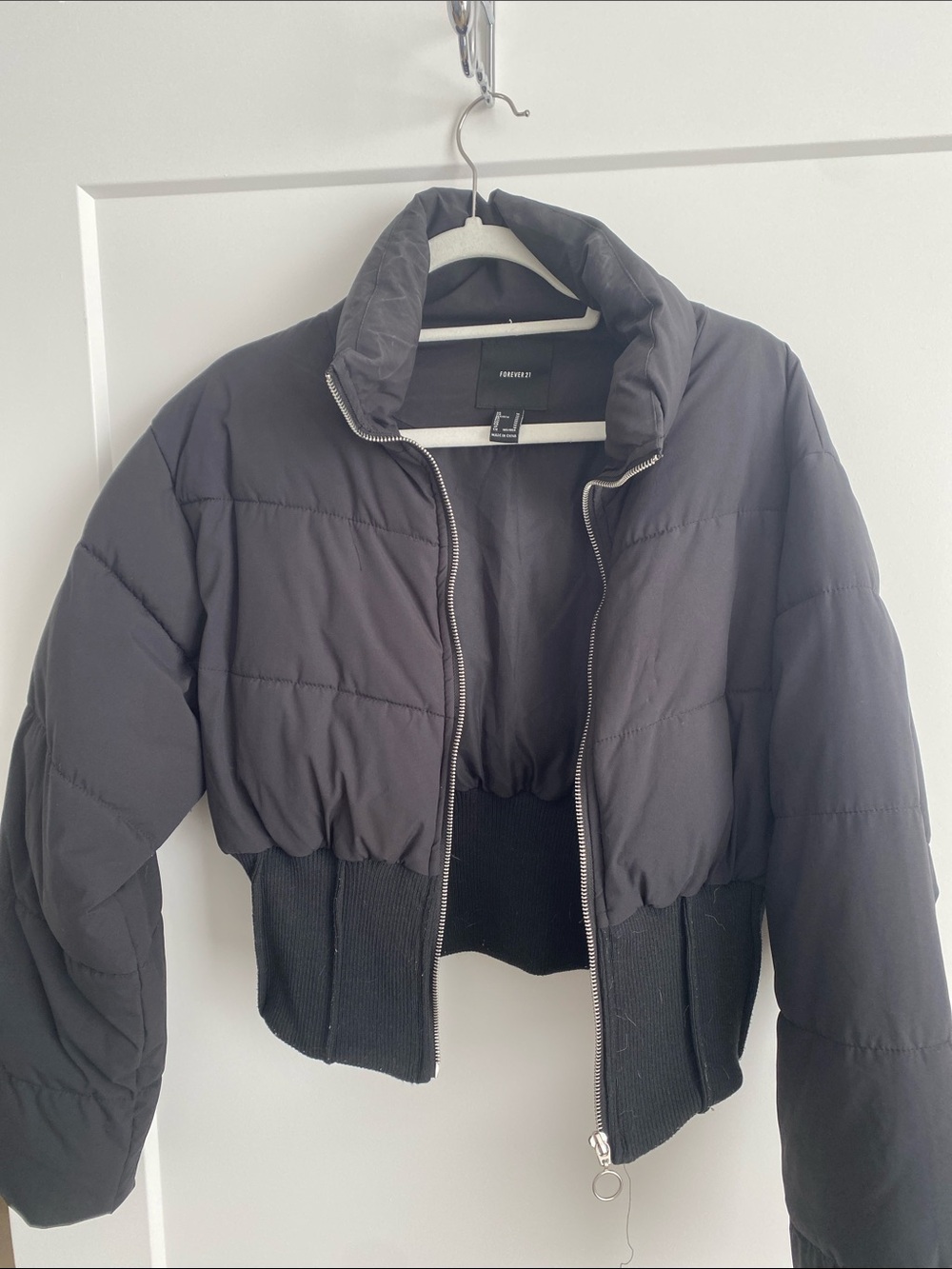 Forever 21 Black Cropped Rib-Hem Puffer Jacket